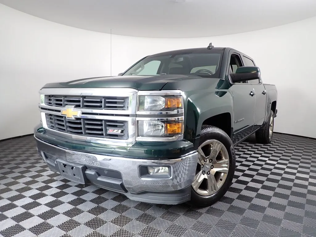 Chevrolet Silverado photo 2