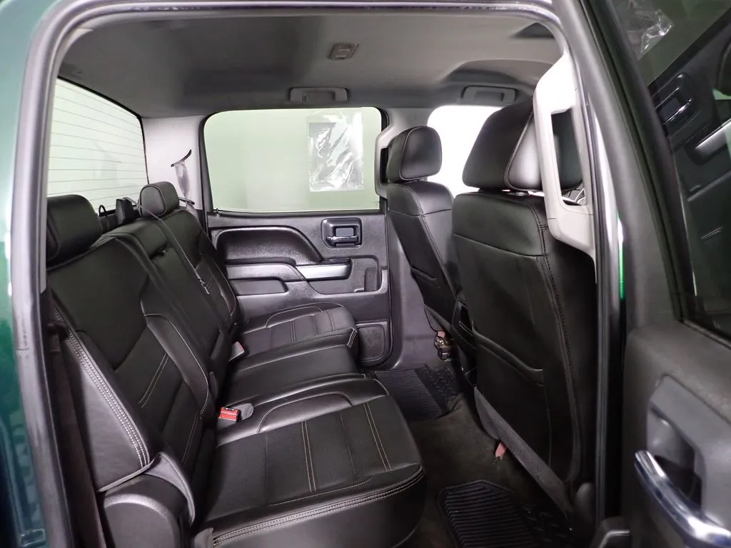 Chevrolet Silverado photo 32