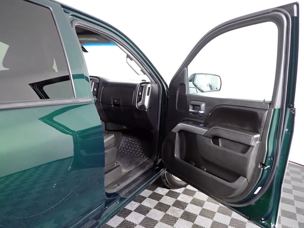 Chevrolet Silverado photo 33