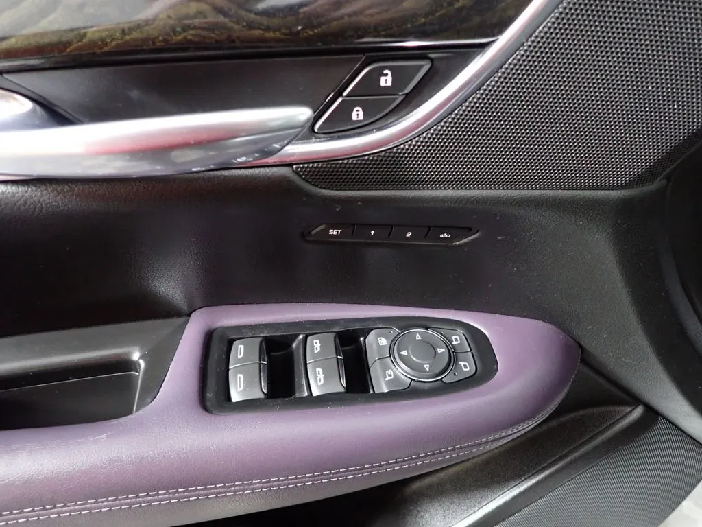 Cadillac XT5 photo 22