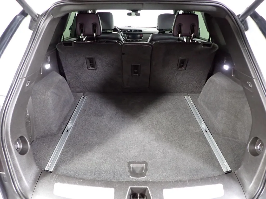 Cadillac XT5 photo 17