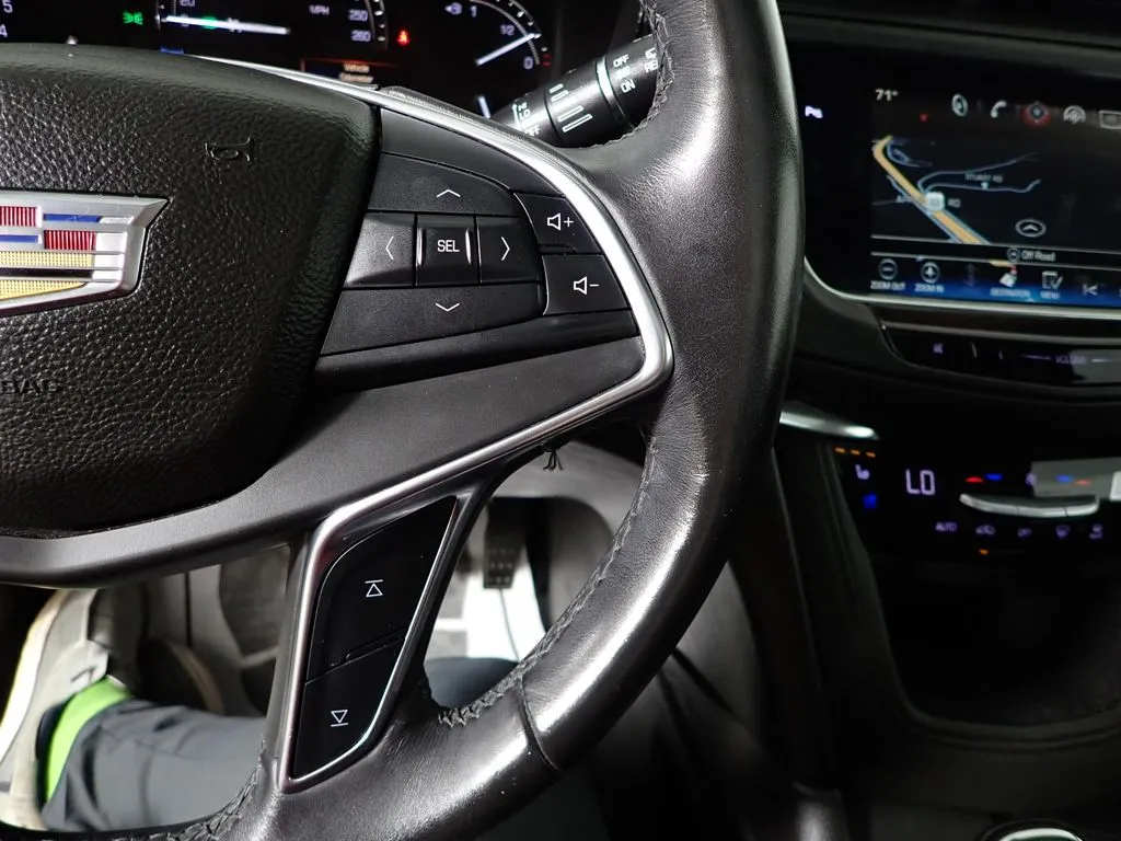 Cadillac XT5 photo 31