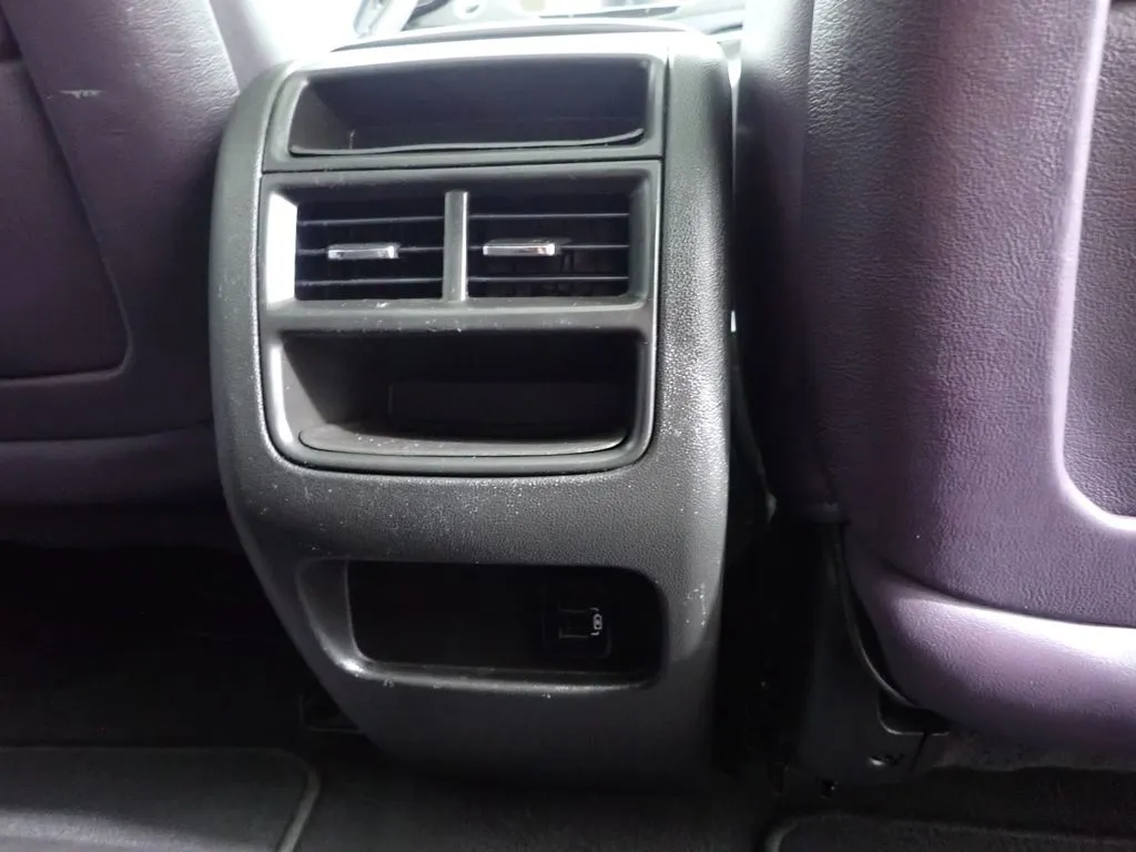 Cadillac XT5 photo 39