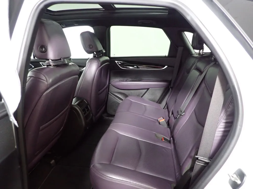 Cadillac XT5 photo 36