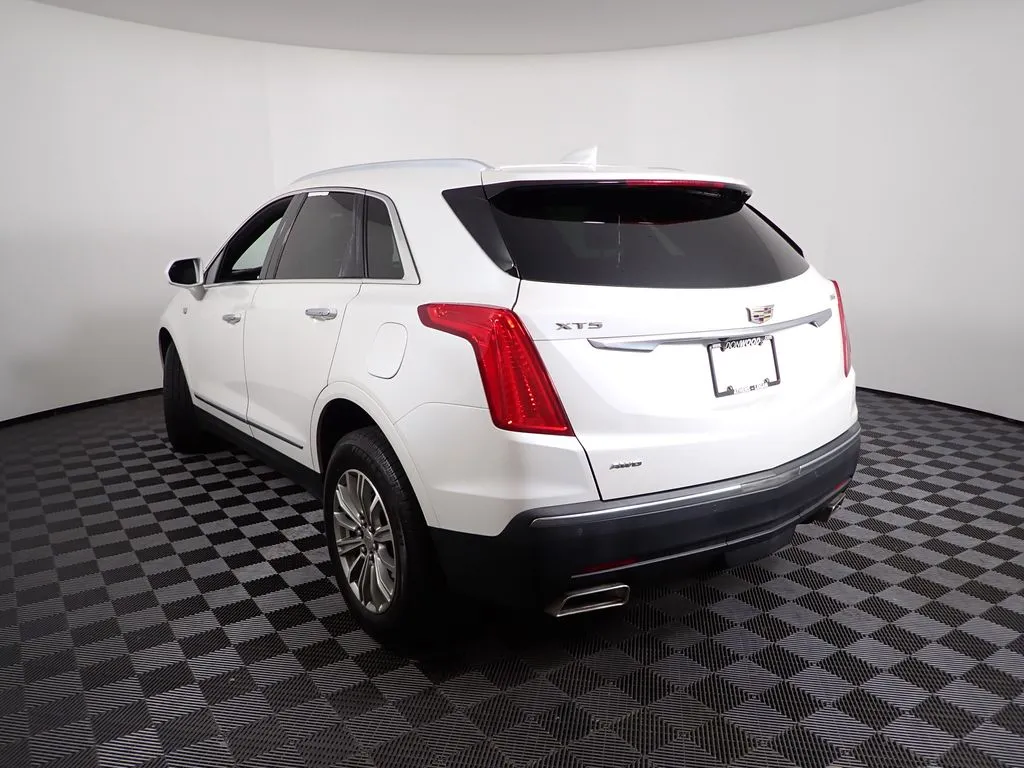 Cadillac XT5 photo 14