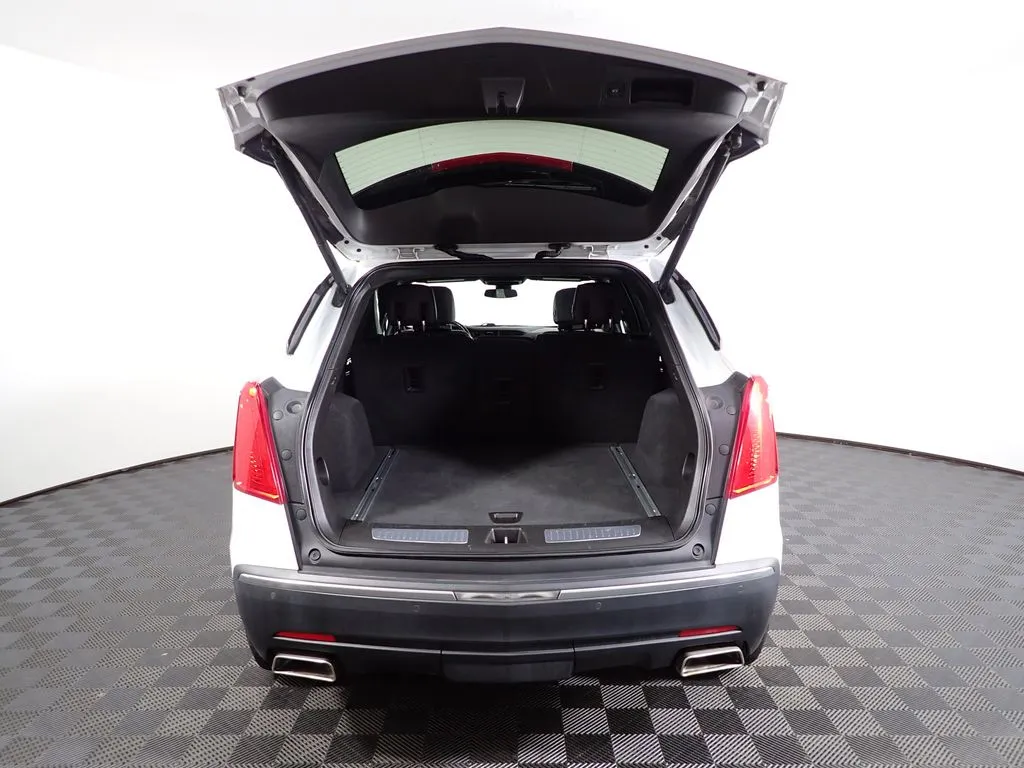 Cadillac XT5 photo 16