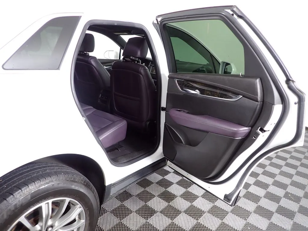 Cadillac XT5 photo 37