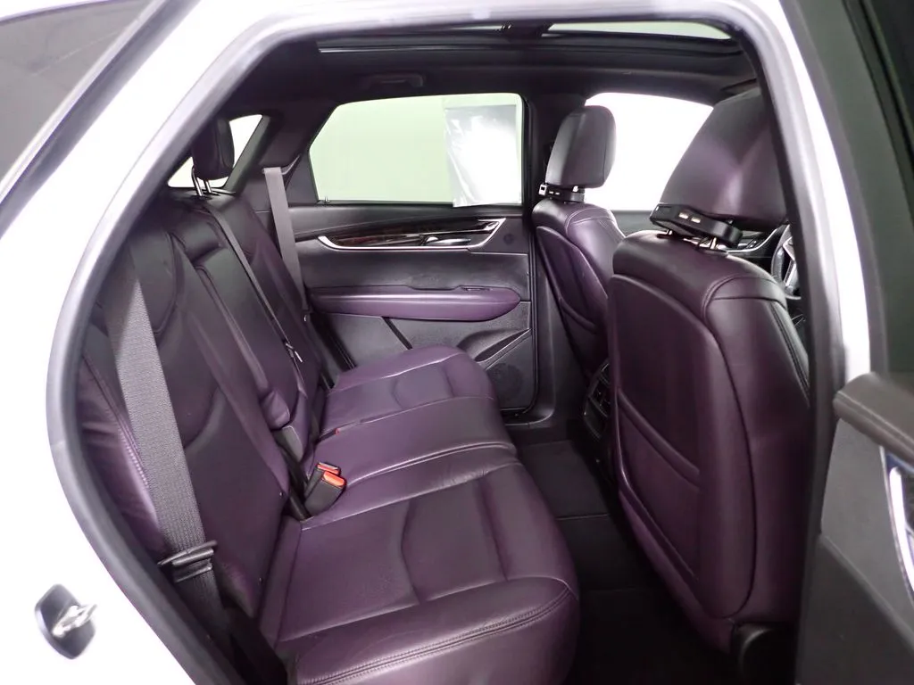 Cadillac XT5 photo 38