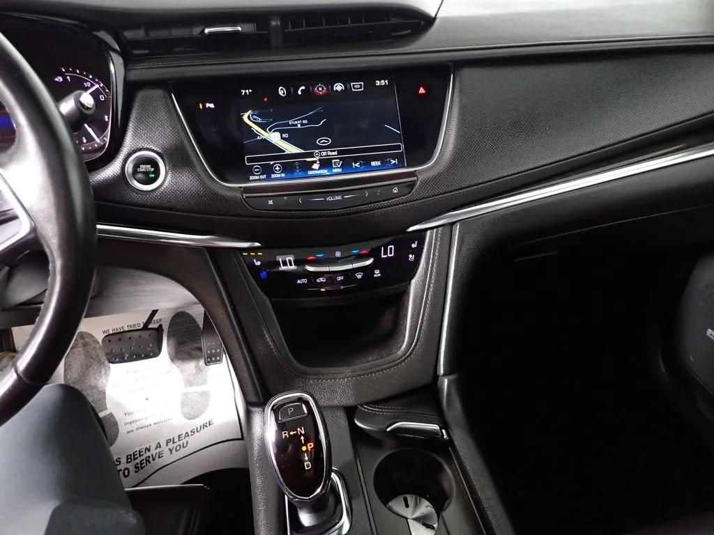 Cadillac XT5 photo 32