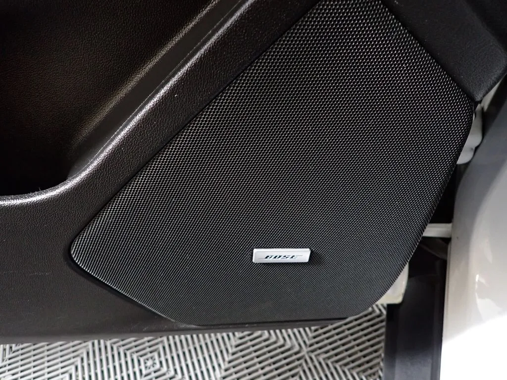 Cadillac XT5 photo 23
