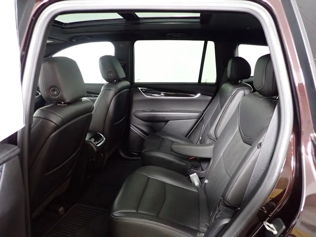 Cadillac XT6 photo 36