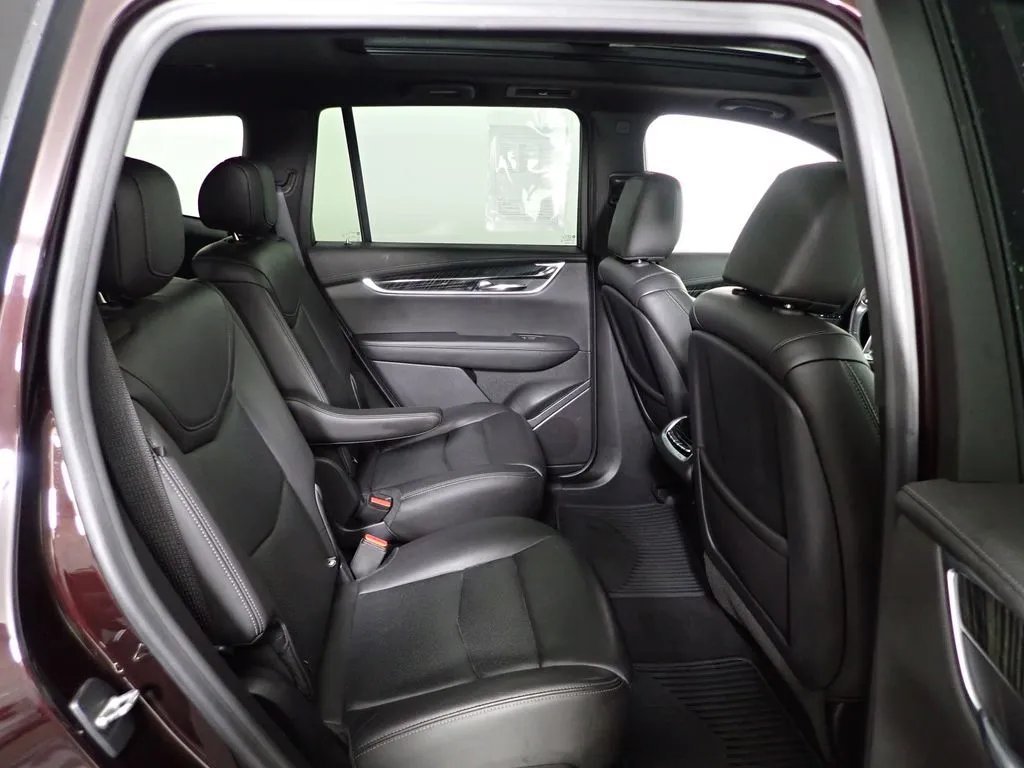 Cadillac XT6 photo 38