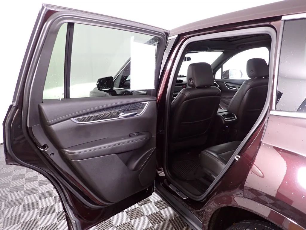 Cadillac XT6 photo 35
