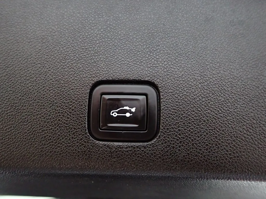 Cadillac XT6 photo 18