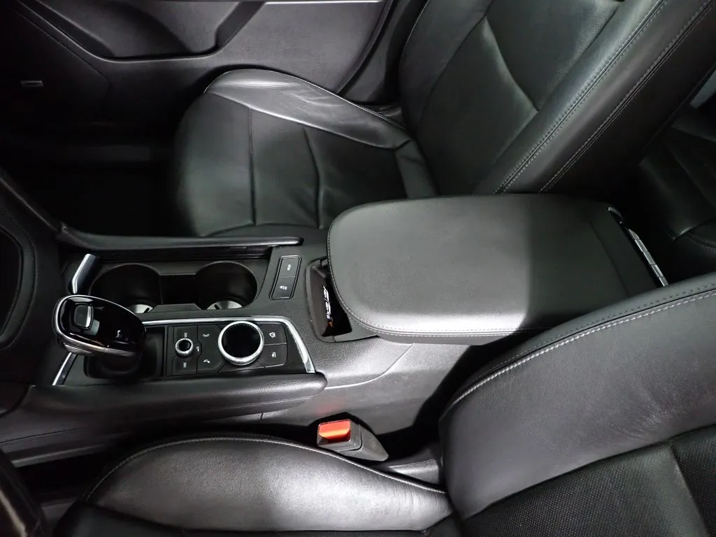 Cadillac XT6 photo 33