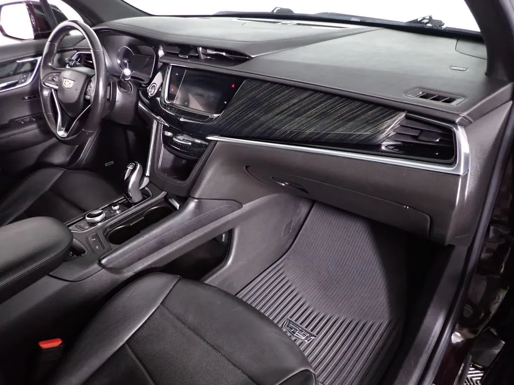 Cadillac XT6 photo 43