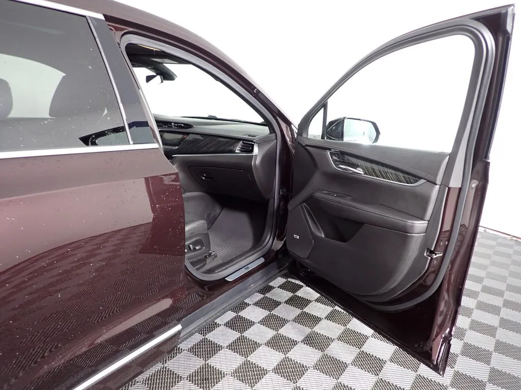 Cadillac XT6 photo 41