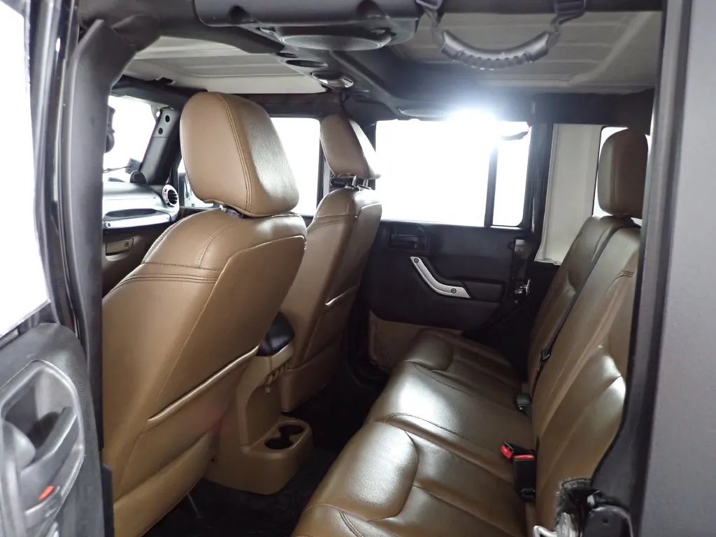 Jeep Wrangler photo 24