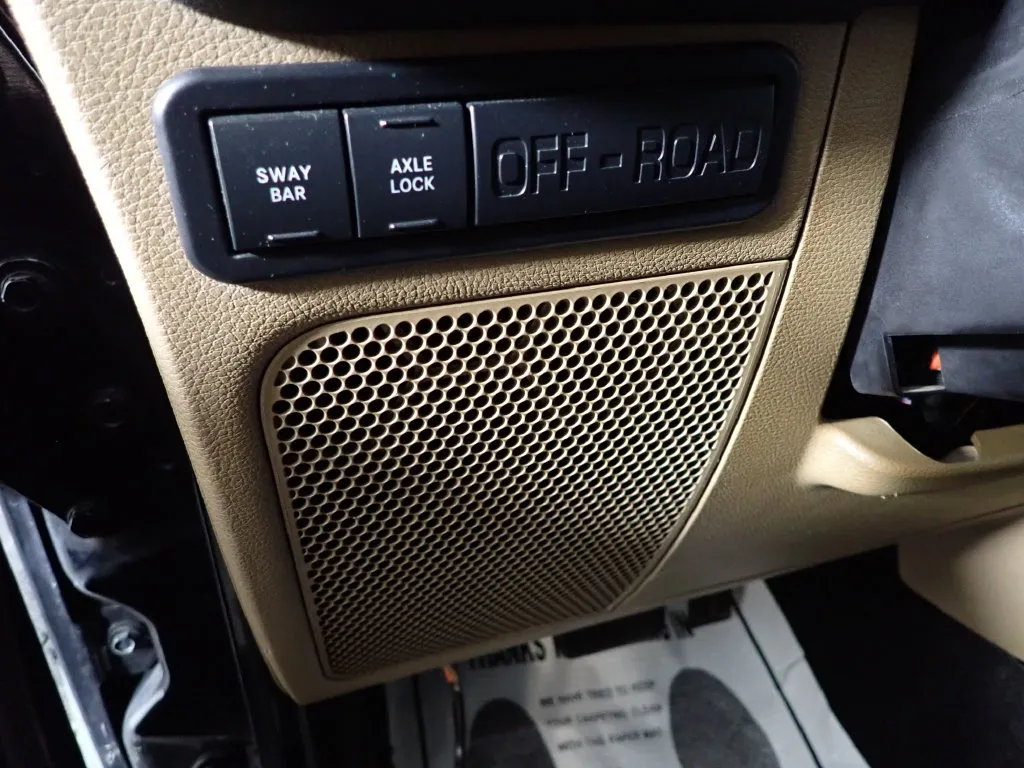 Jeep Wrangler photo 16