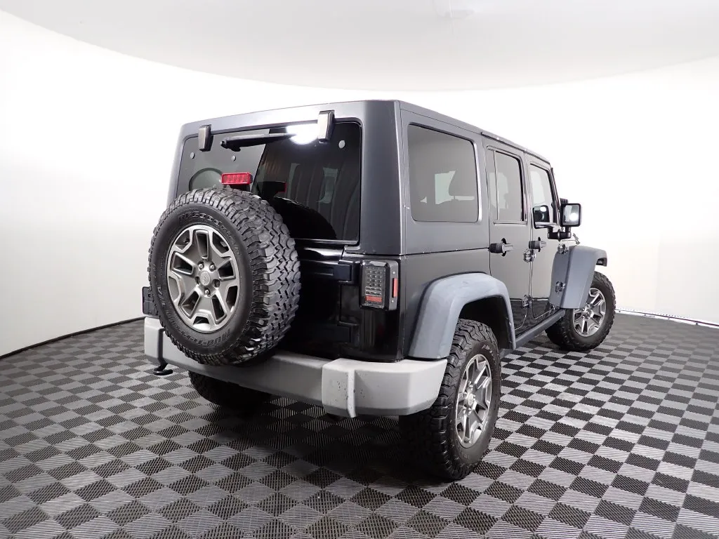 Jeep Wrangler photo 9