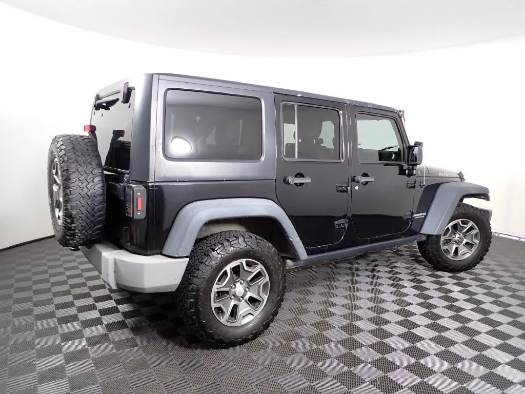 Jeep Wrangler photo 11