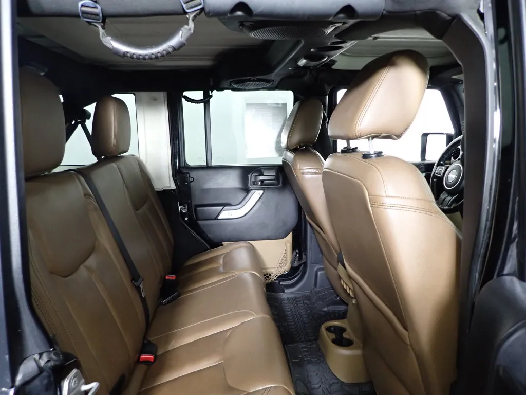 Jeep Wrangler photo 26