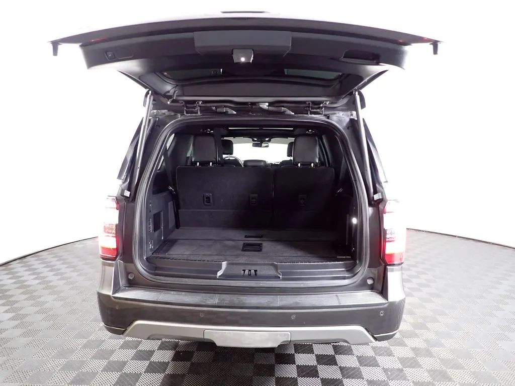 Ford Expedition MAX photo 15