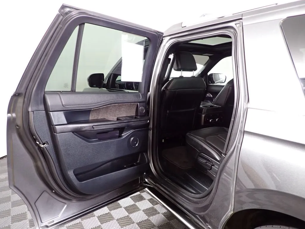 Ford Expedition MAX photo 34