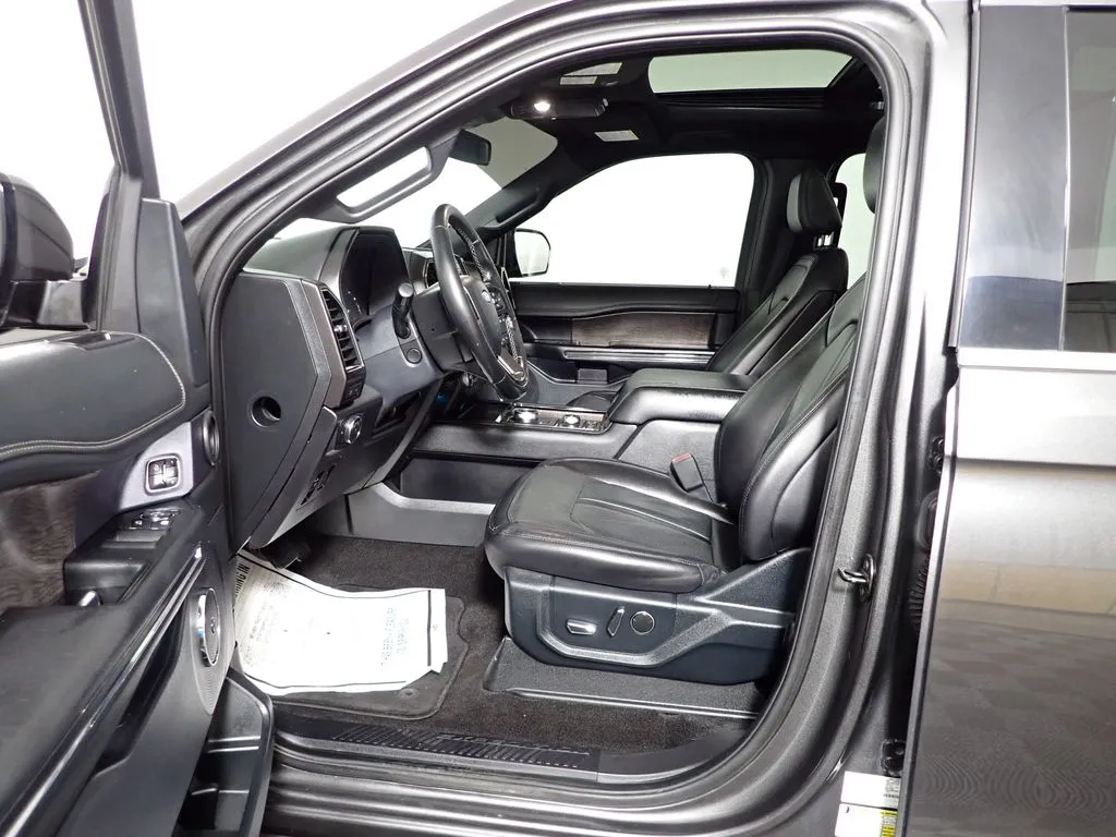 Ford Expedition MAX photo 23