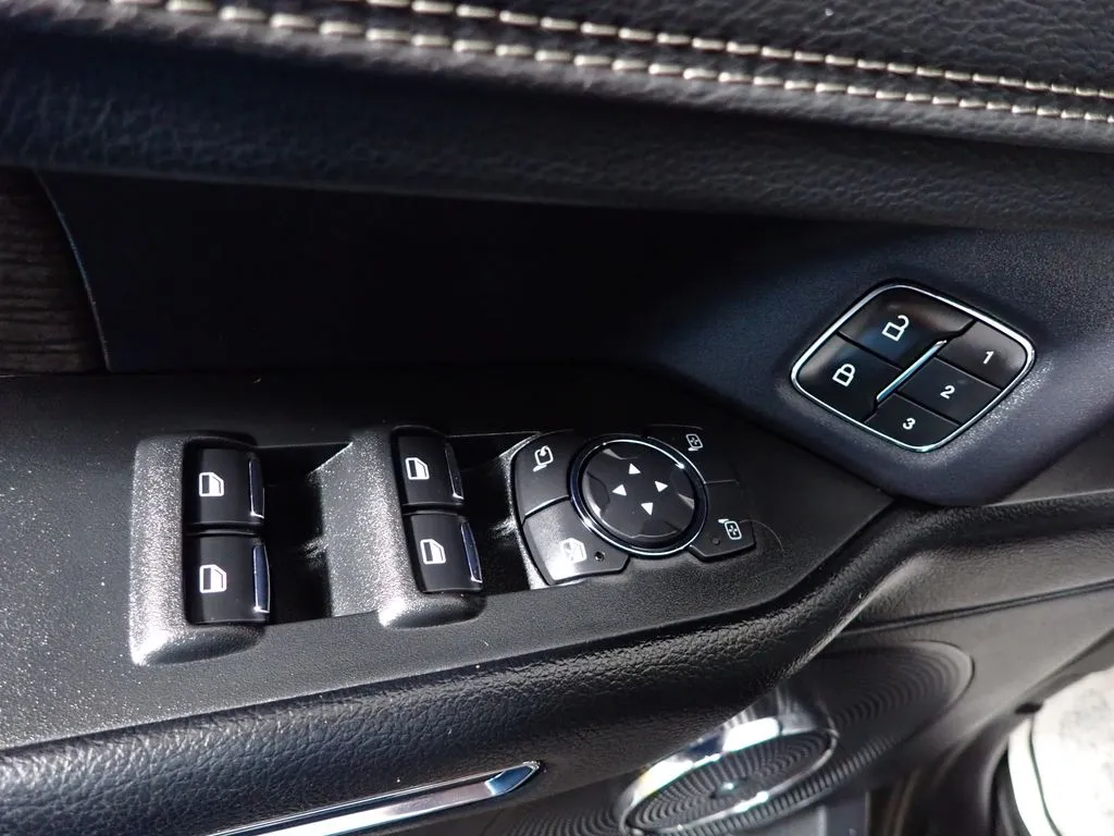 Ford Expedition MAX photo 22