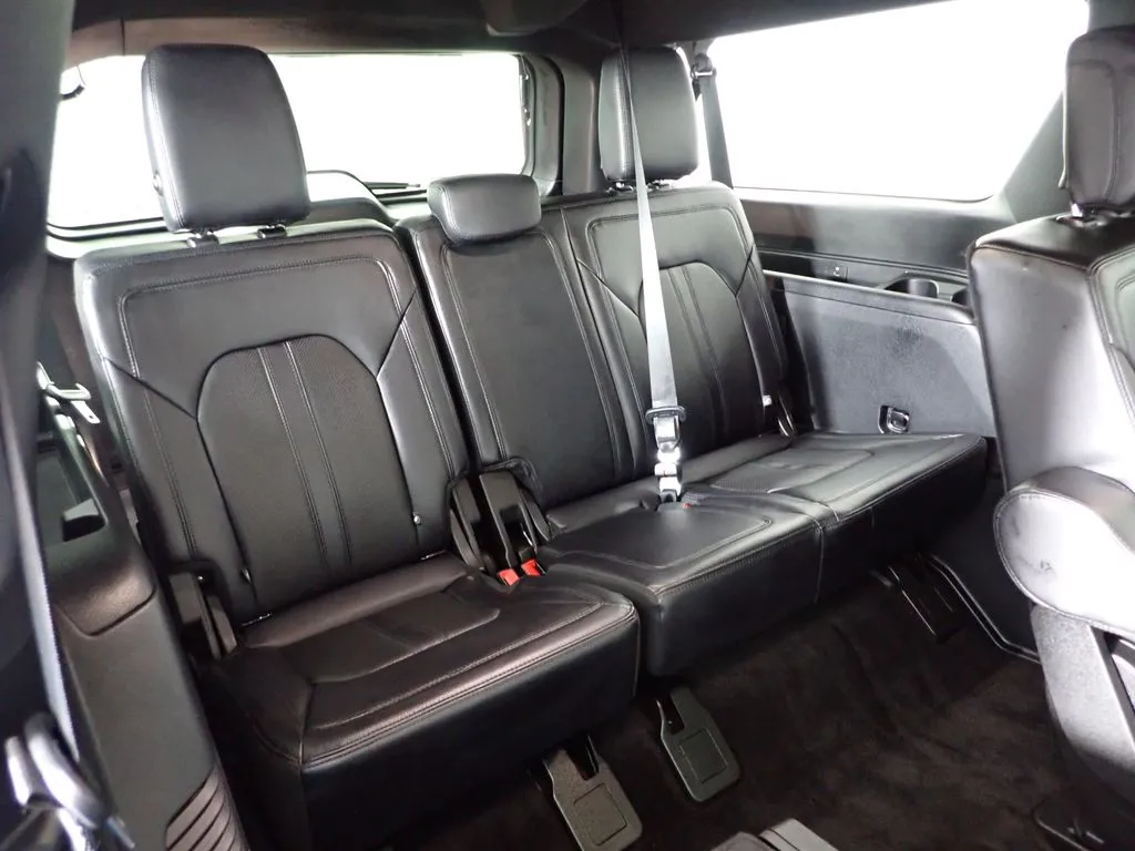 Ford Expedition MAX photo 38