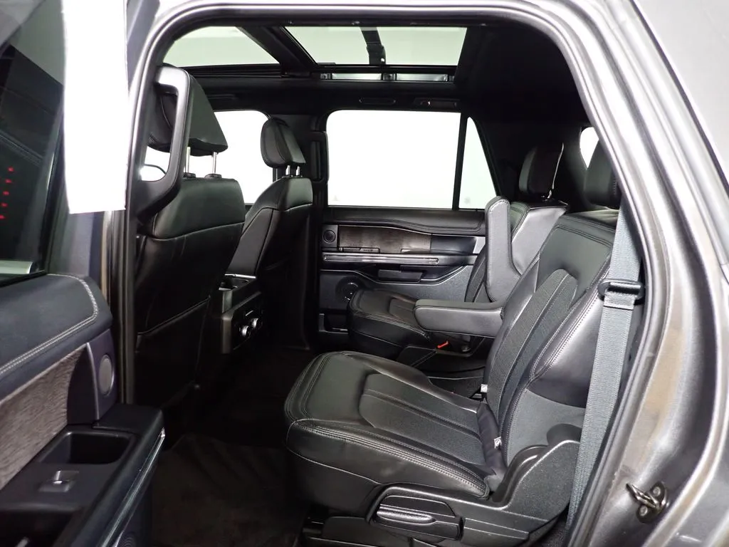 Ford Expedition MAX photo 35