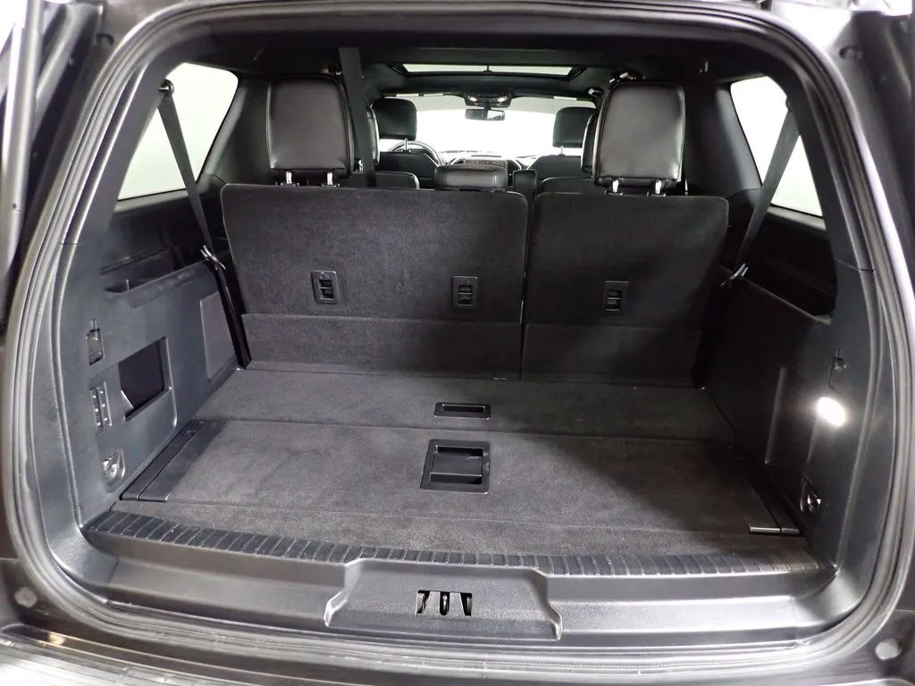 Ford Expedition MAX photo 16