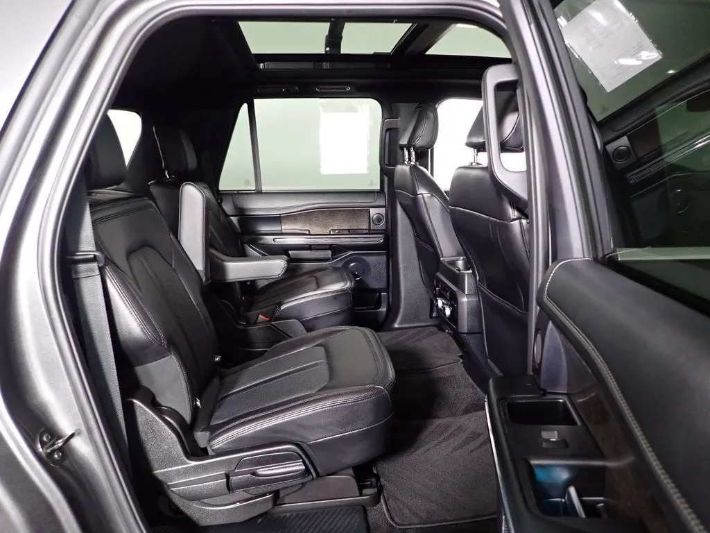 Ford Expedition MAX photo 37