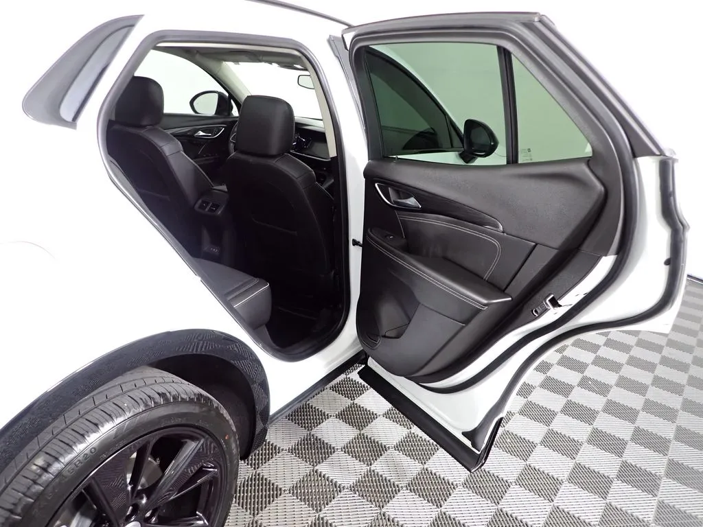 Buick Envision photo 37