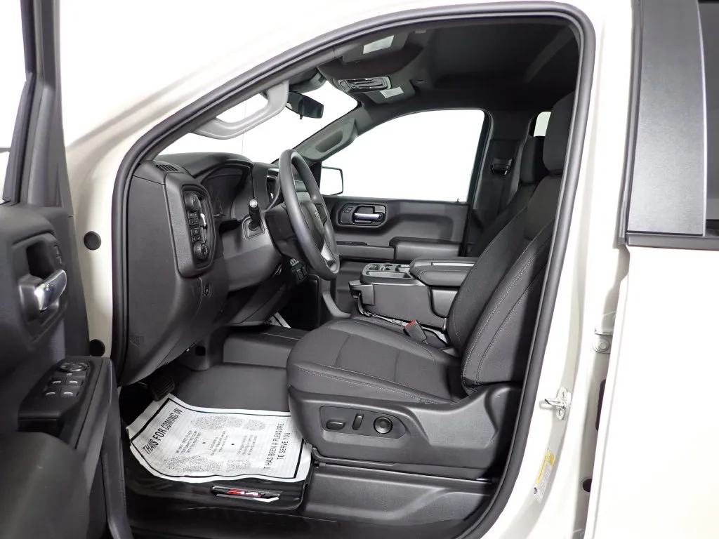 Chevrolet Silverado photo 19
