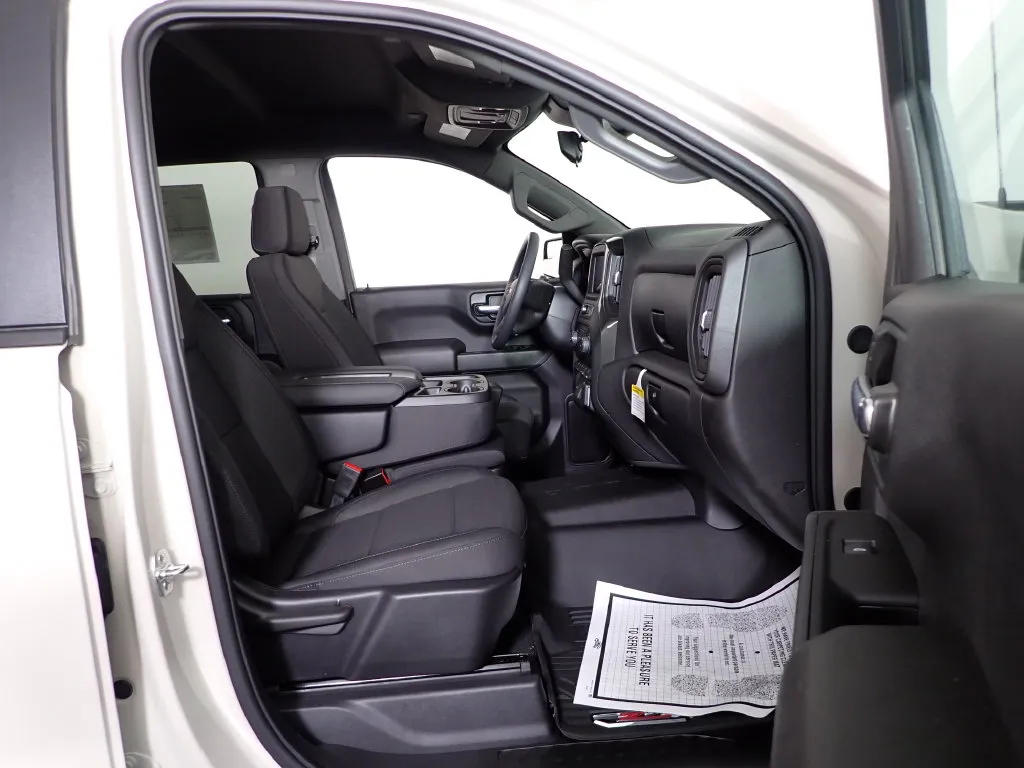 Chevrolet Silverado photo 35