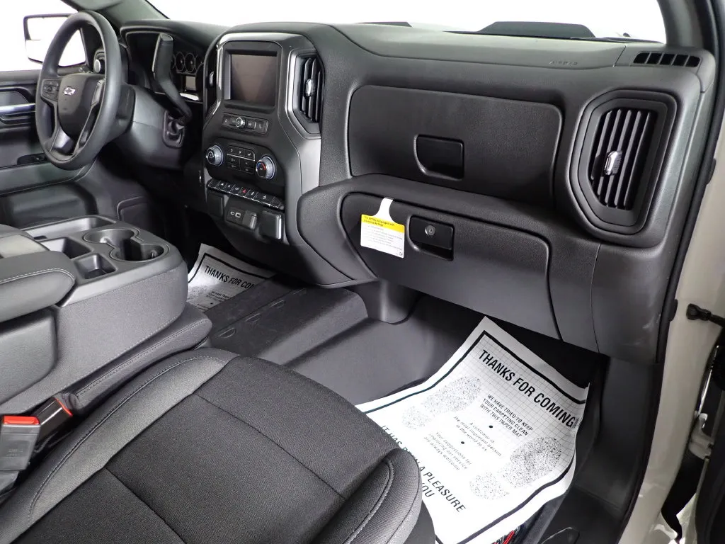 Chevrolet Silverado photo 36