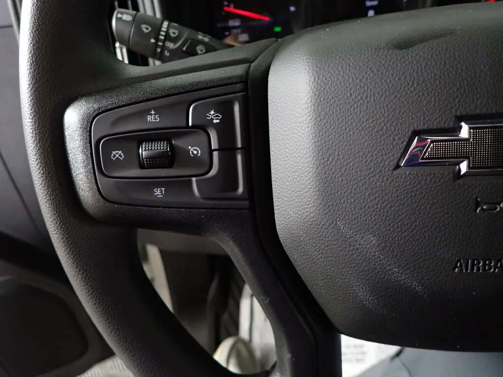 Chevrolet Silverado photo 25