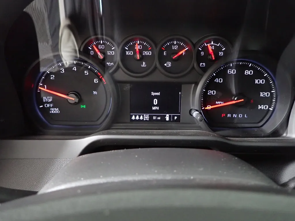 Chevrolet Silverado photo 23