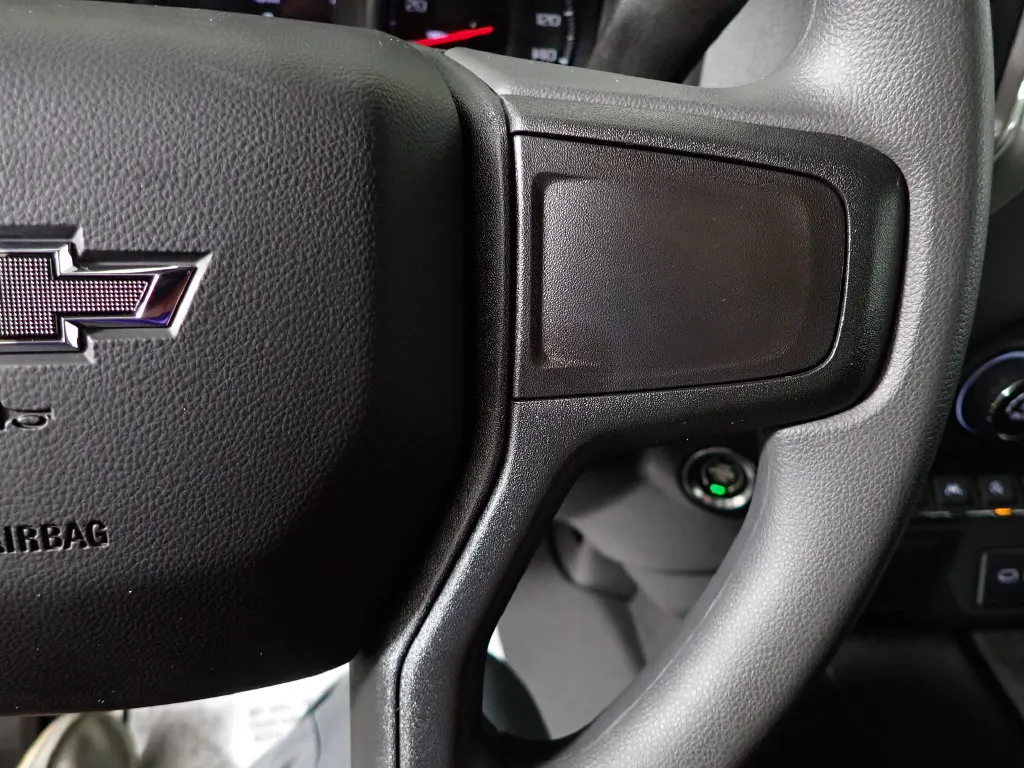 Chevrolet Silverado photo 26
