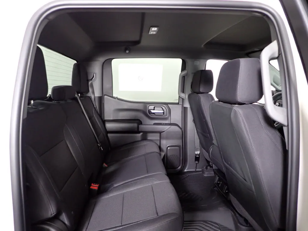 Chevrolet Silverado photo 33