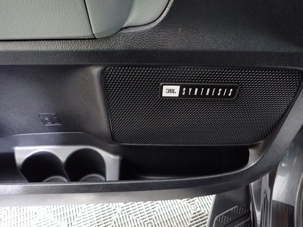 Toyota Sequoia photo 26