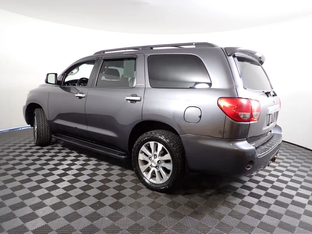 Toyota Sequoia photo 14