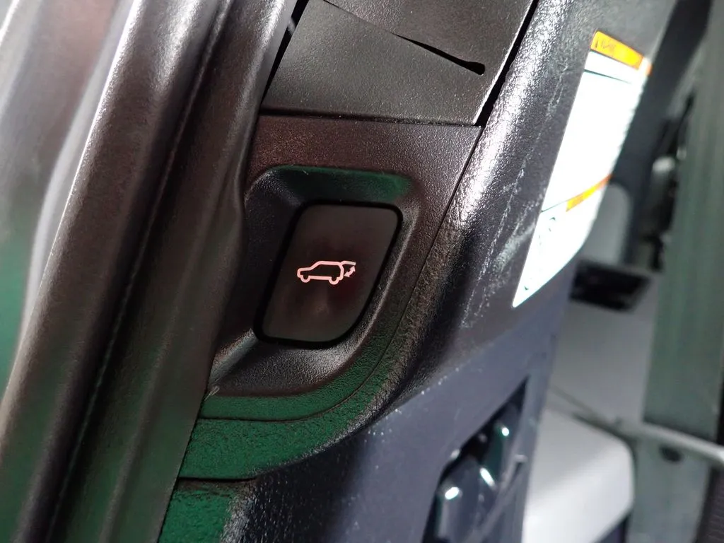 Toyota Sequoia photo 21
