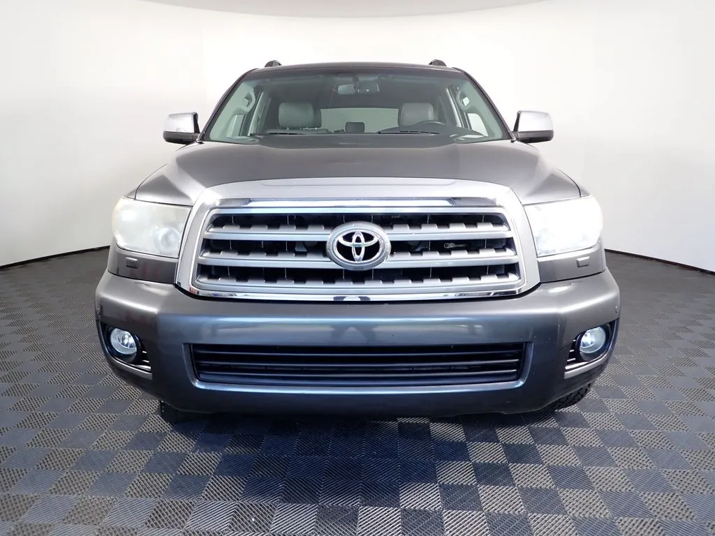Toyota Sequoia photo 12