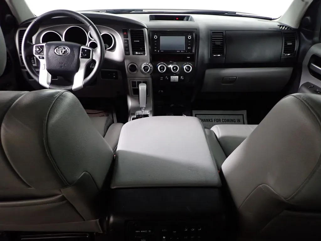 Toyota Sequoia photo 37