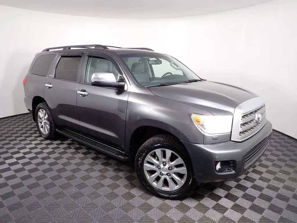 Toyota Sequoia photo 11