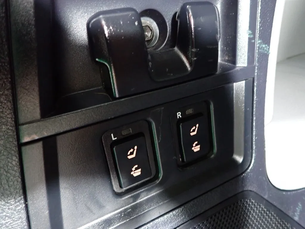 Toyota Sequoia photo 20