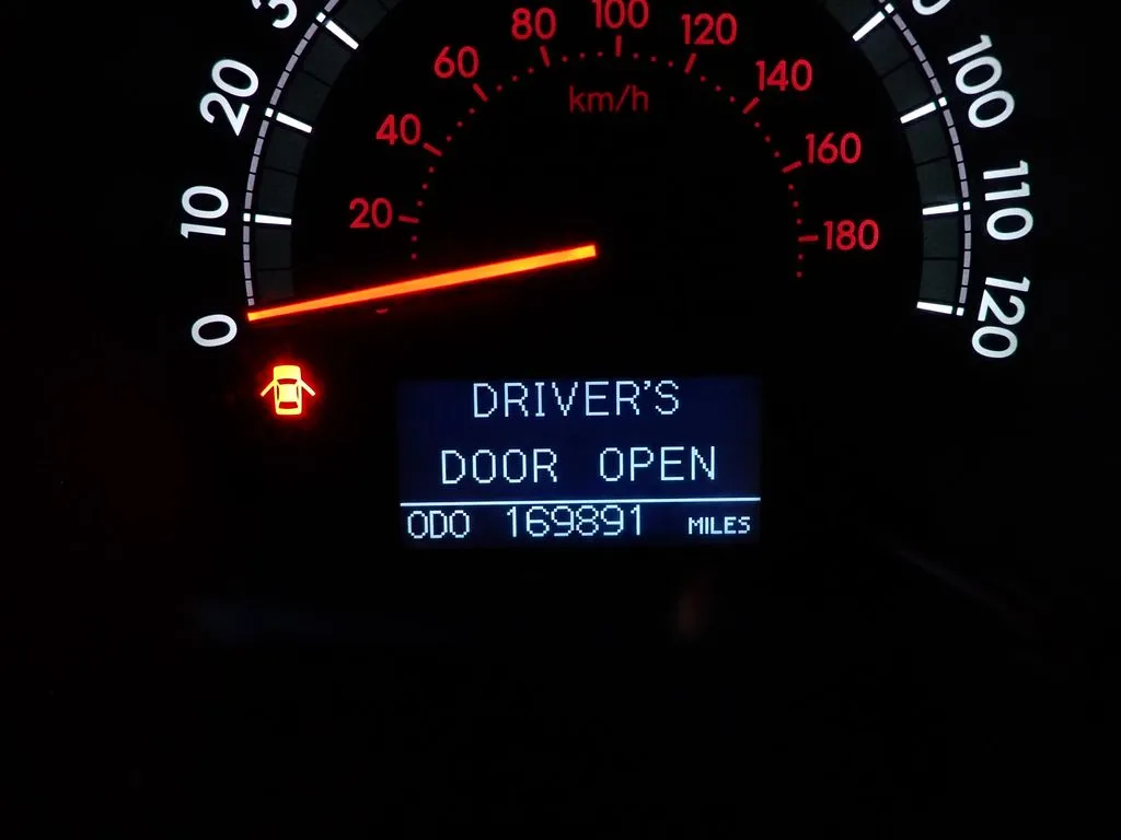 Toyota Sequoia photo 51
